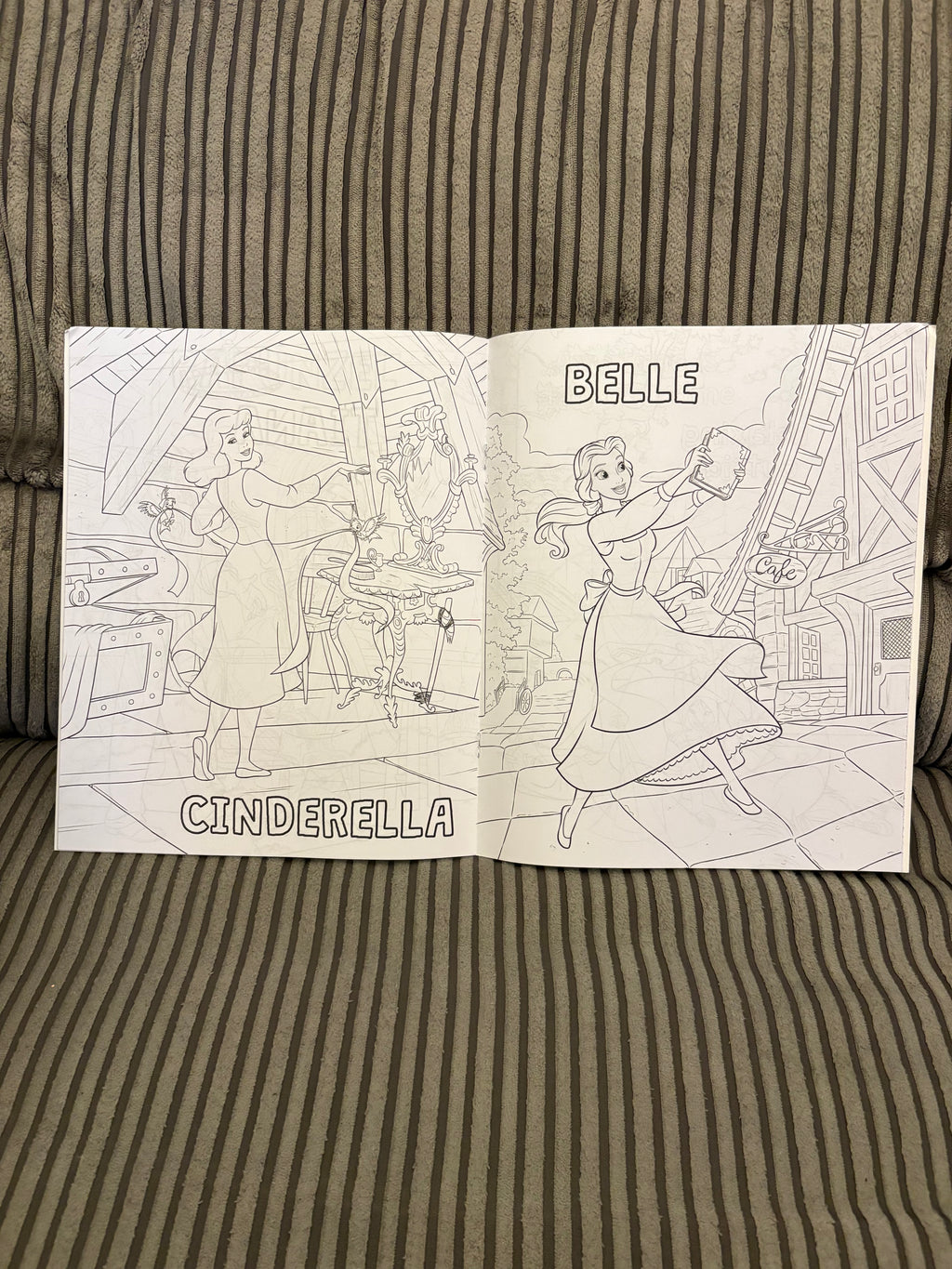 Disney princess colouring fun book